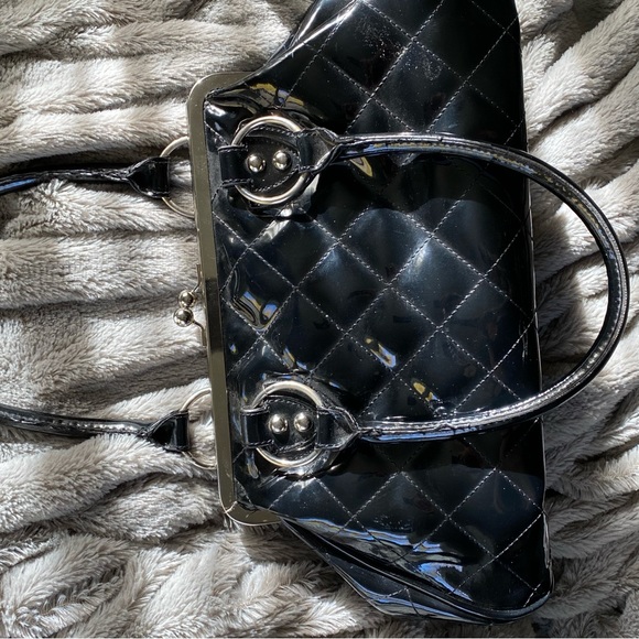 Lux de Ville Quilted Black Faux Leather Handbag. - Picture 4 of 8